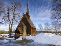 Høyjord stavkirke