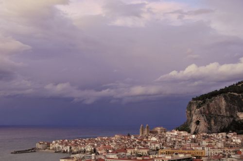 Cefalù - old town - evening